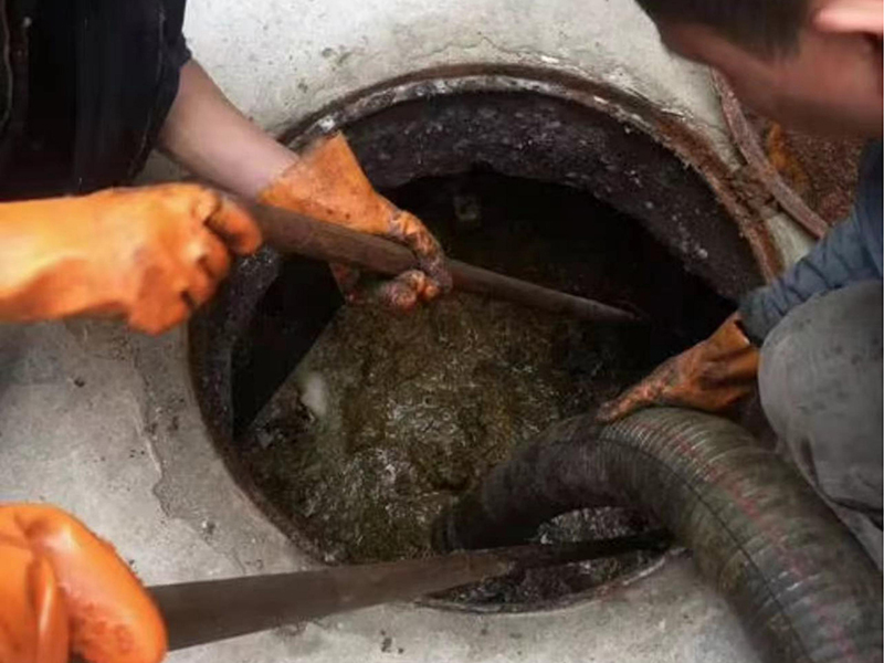 弋江清理化粪池时如何避免沼气的危害?